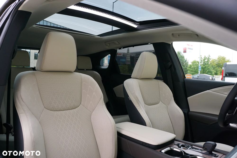 Lexus RX 350h Omotenashi - 17