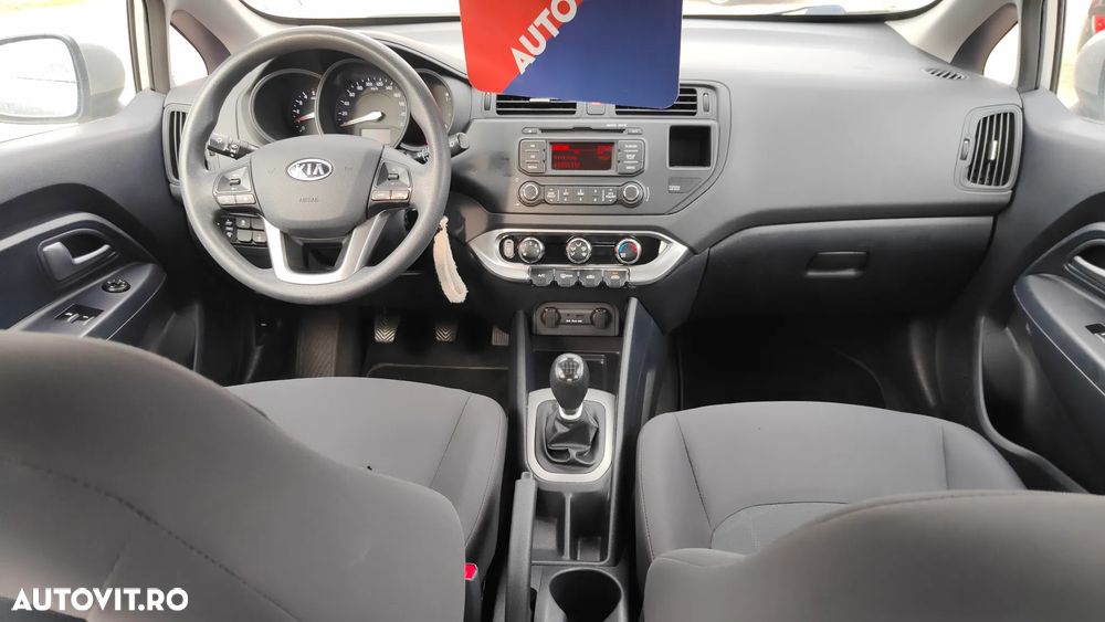 Kia Rio - 7