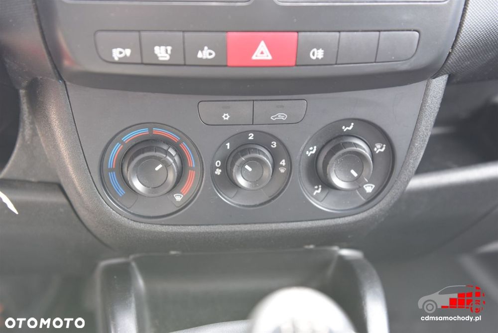 Opel COMBO - 16