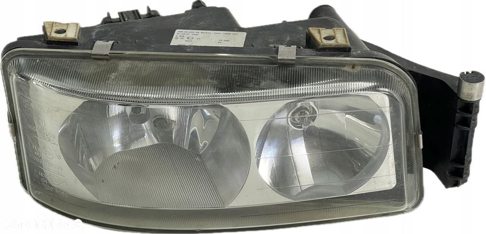 MAN TGS TGX LIONS CITY LAMPA REFLEKTOR PRAWA PRZÓD 81251016595 13.08.13 - 1