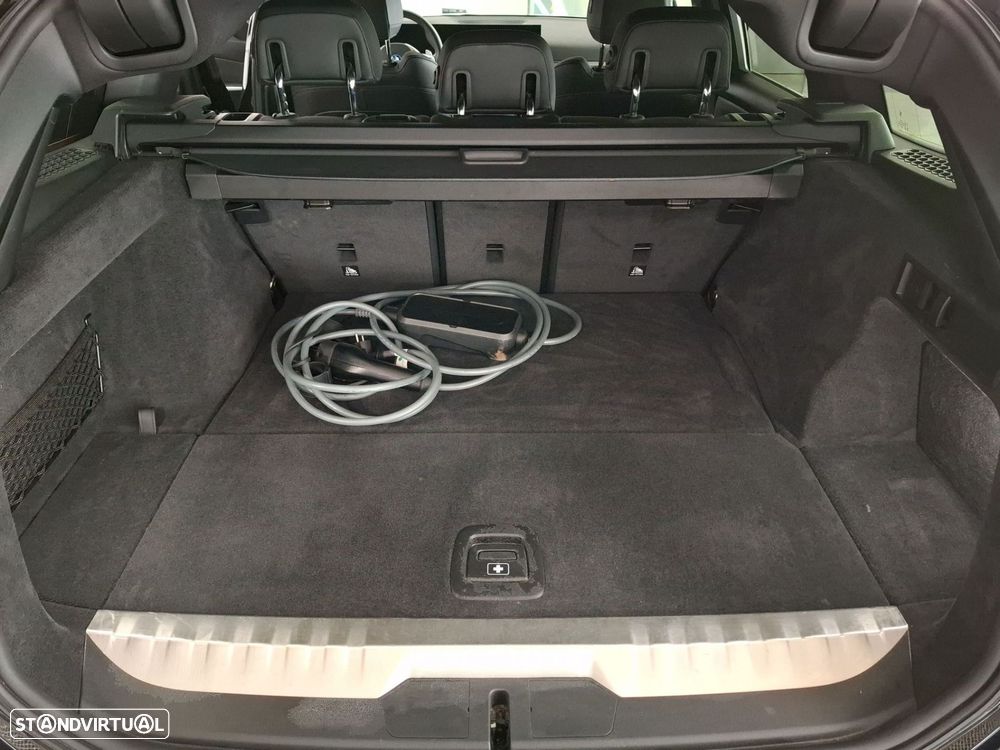 BMW 330 e Pack Desportivo M Auto — fotografia 26