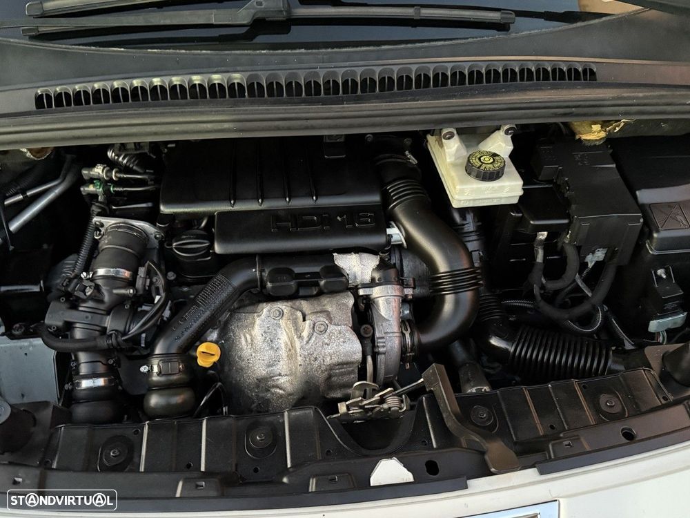 Peugeot 3008 1.6 HDi Premium - 33