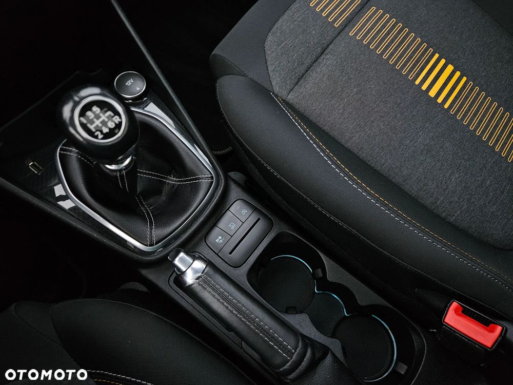 Ford Fiesta 1.0 EcoBoost S&S ACTIVE COLOURLINE - 34