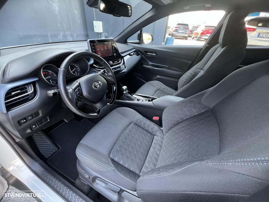 Toyota C-HR 2.0 Hybrid Square Collection - 16