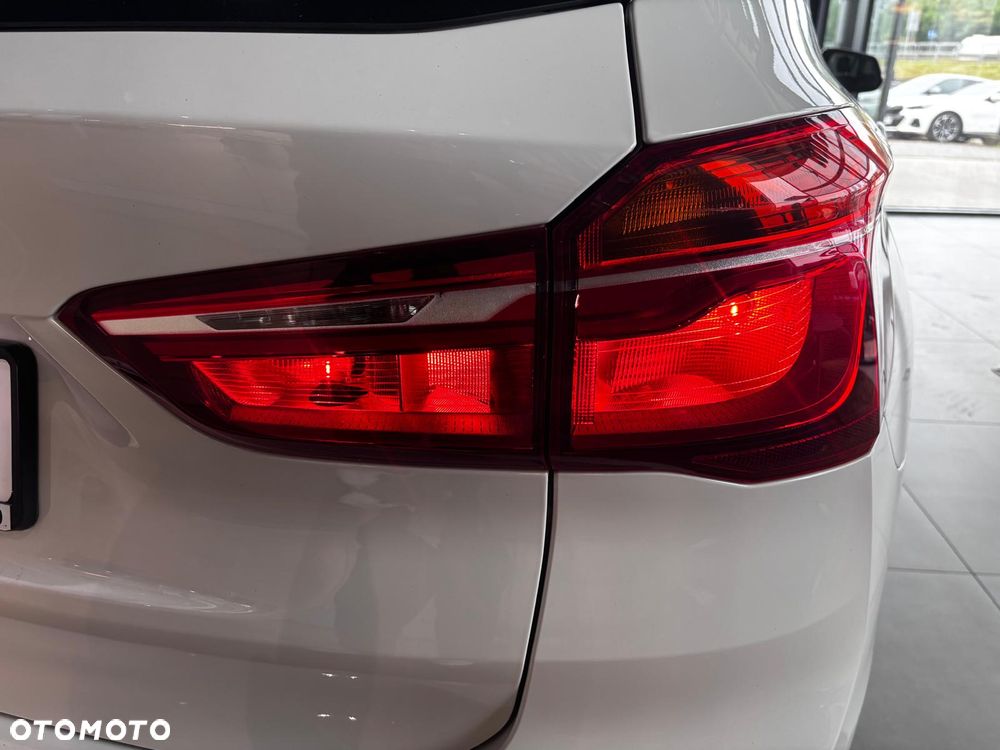 BMW X1 sDrive18i - 21