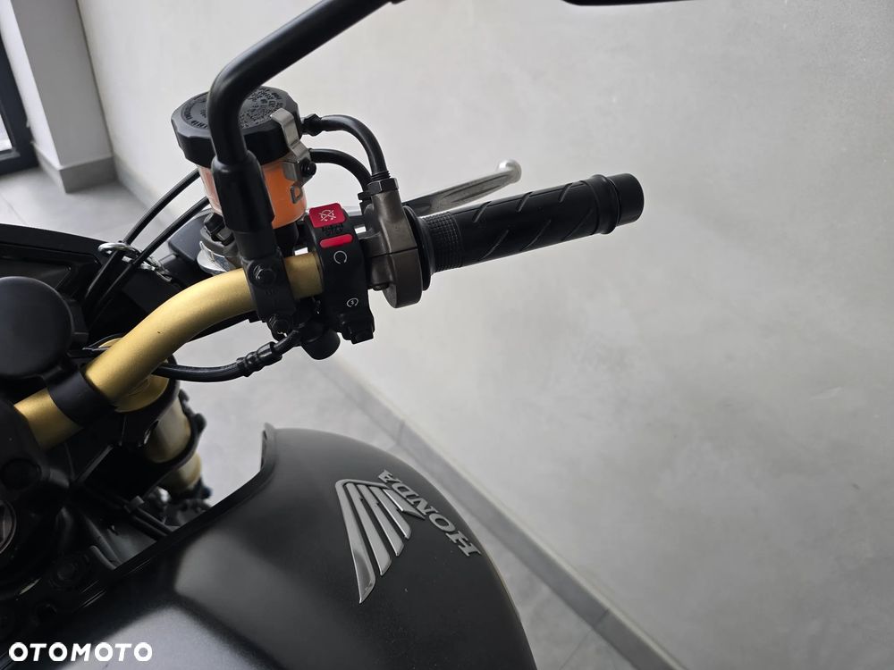 Honda CB - 16