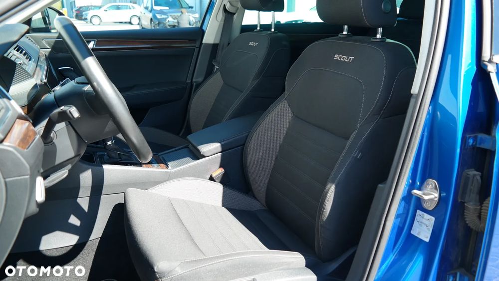 Skoda Superb 2.0 TDI SCR 4x4 Scout DSG - 10