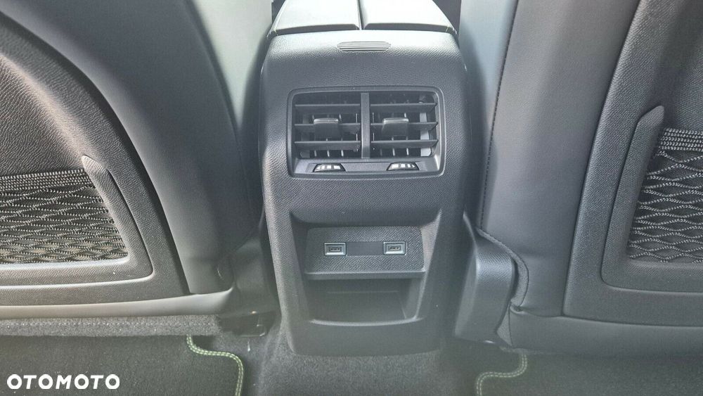 Peugeot 408 - 13