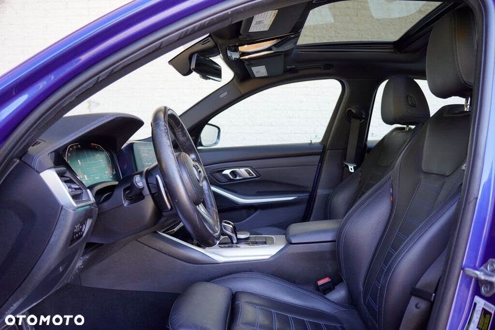 BMW Seria 3 330i M Sport - 11