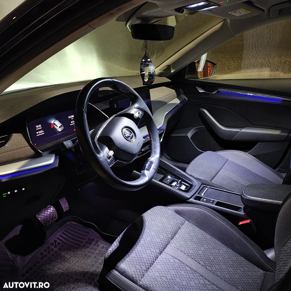 Skoda Octavia 2.0 TDI DSG Style - 10