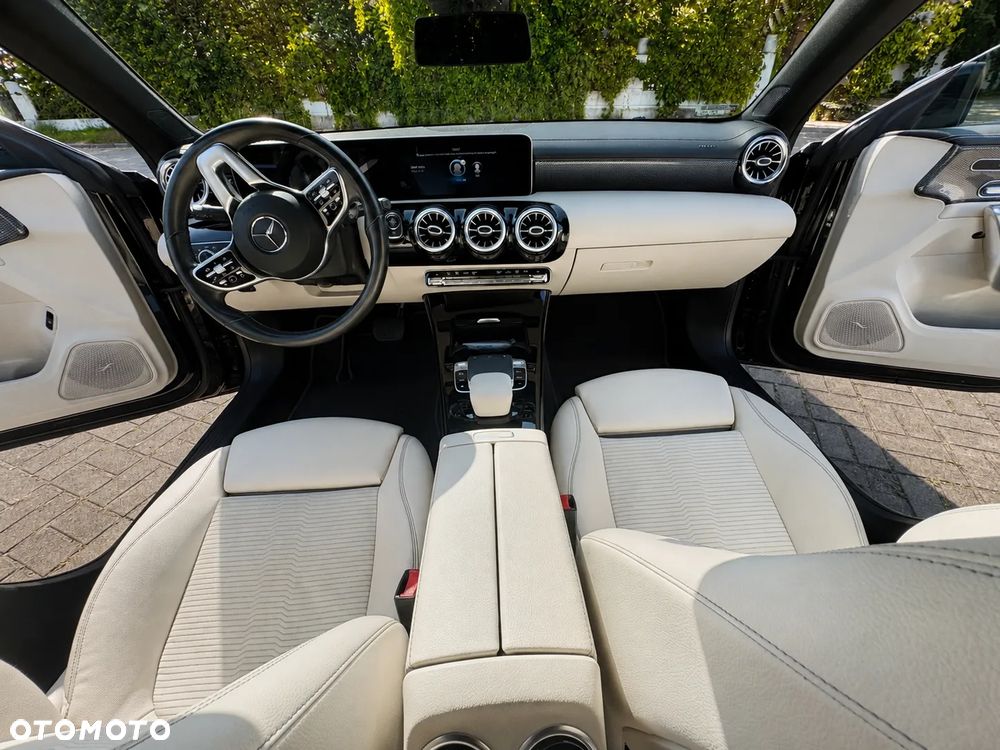 Mercedes-Benz CLA 220 7G-DCT - 14