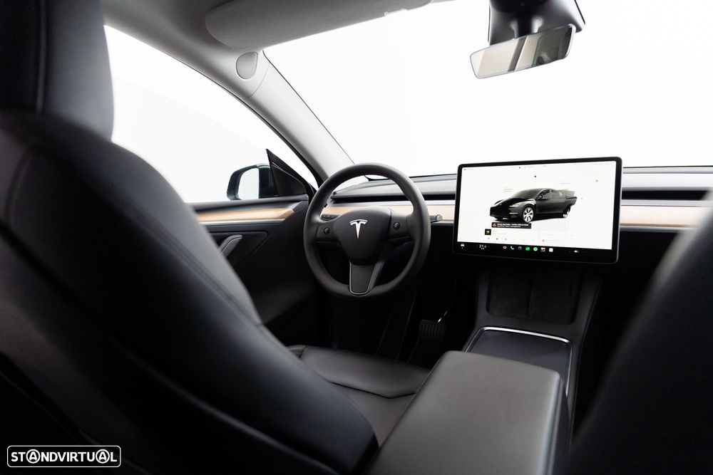 Tesla Model Y Standard - 10