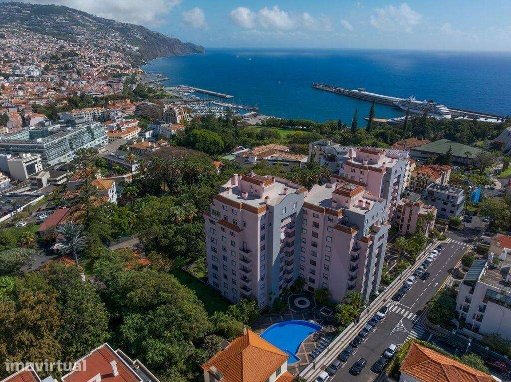 Apartamento T4 situado  Rua do Jasmineiro, com uma deslumbrante vista - Grande imagem: 3/39