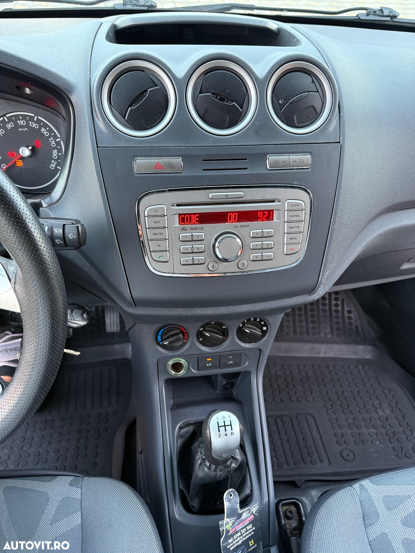 Ford Transit Connect - 5