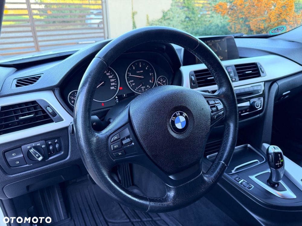 BMW Seria 3 - 25