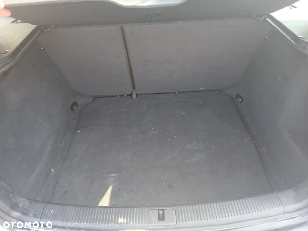 Audi A3 Sportback 1.6 TDI DPF Ambiente - 6