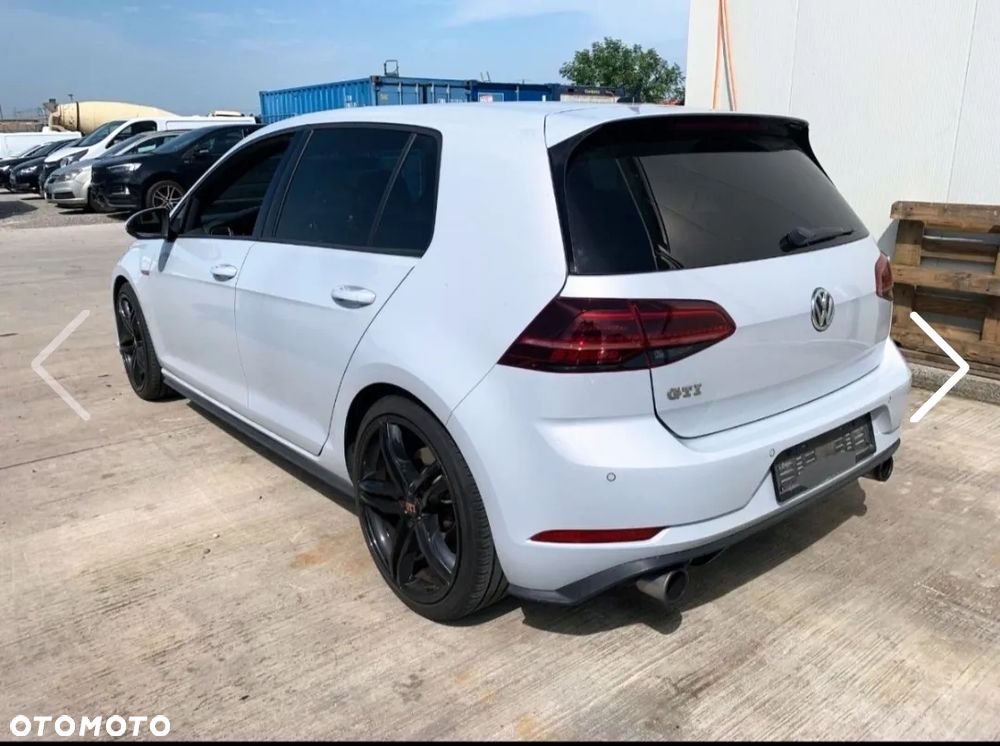 Volkswagen Golf GTI (BlueMotion Technology) - 19