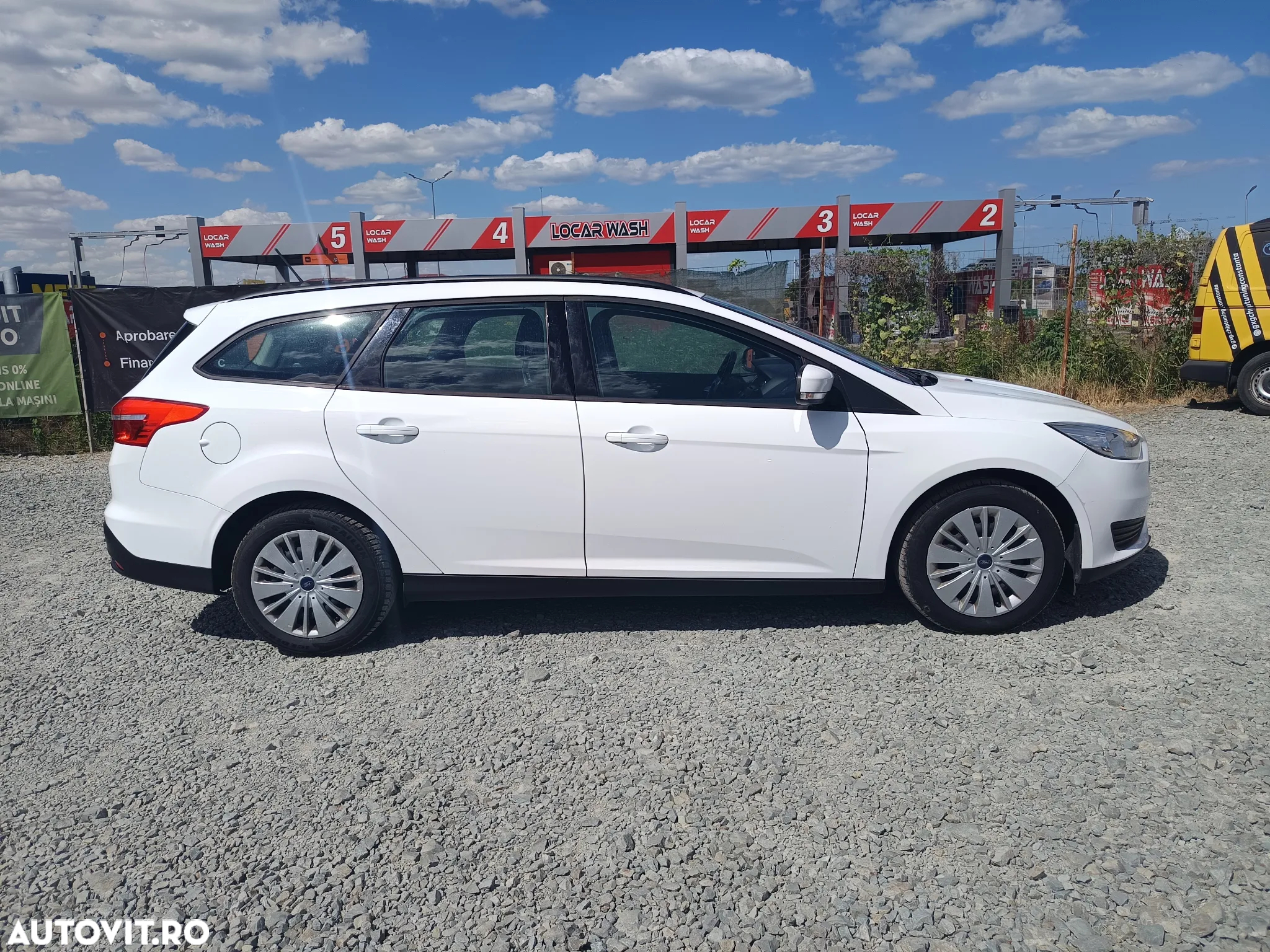 Ford Focus Turnier 1.0 EcoBoost Start-Stopp-System ACTIVE - 2