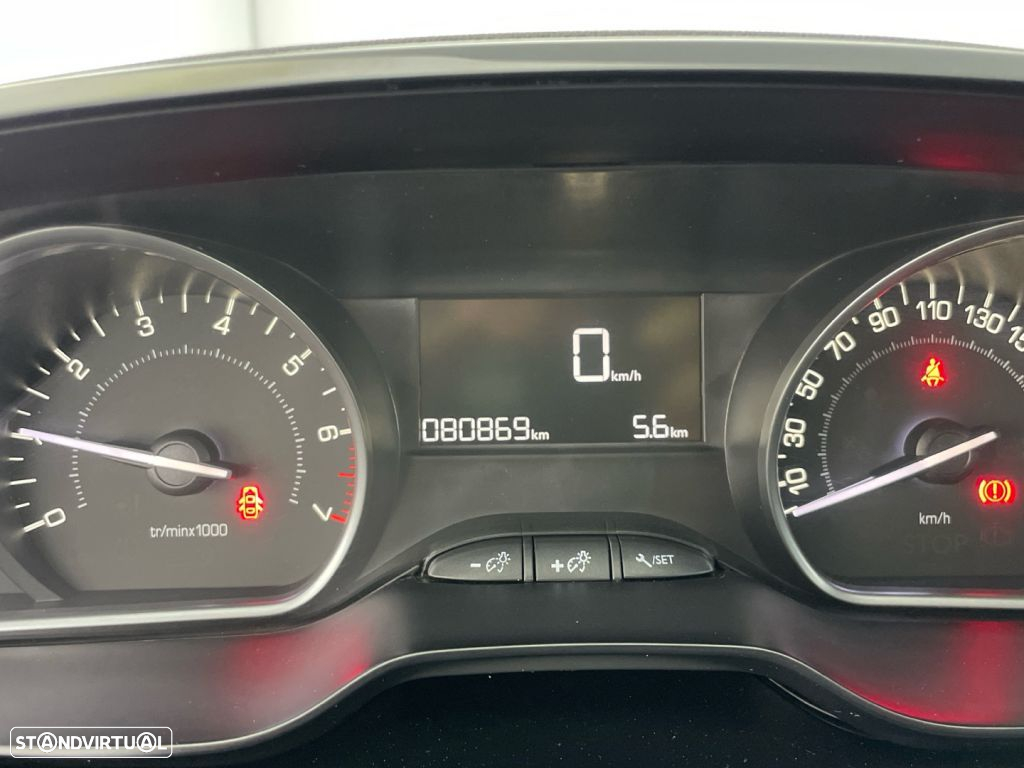 Peugeot 2008 1.2 PureTech Style - 9