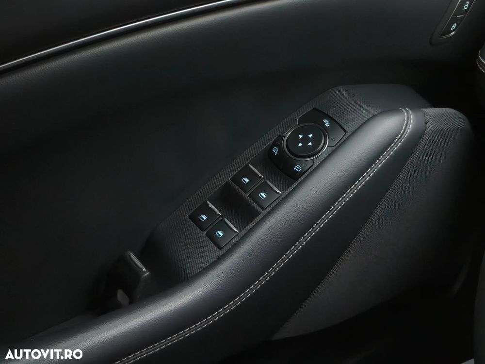 Ford Mustang Mach-E PREMIUM - 30