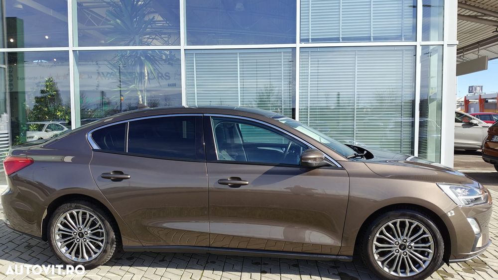Ford Focus 1.0 EcoBoost Titanium Business - 4