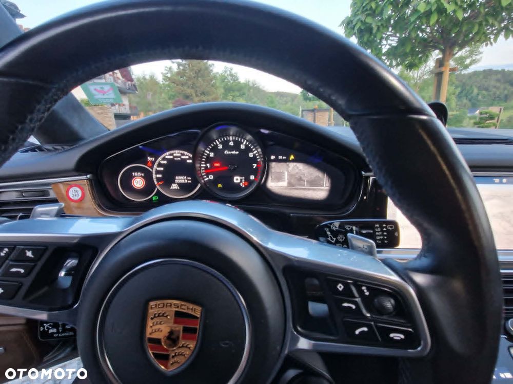 Porsche Panamera Turbo - 13