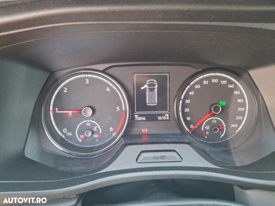 Volkswagen Transporter - 11