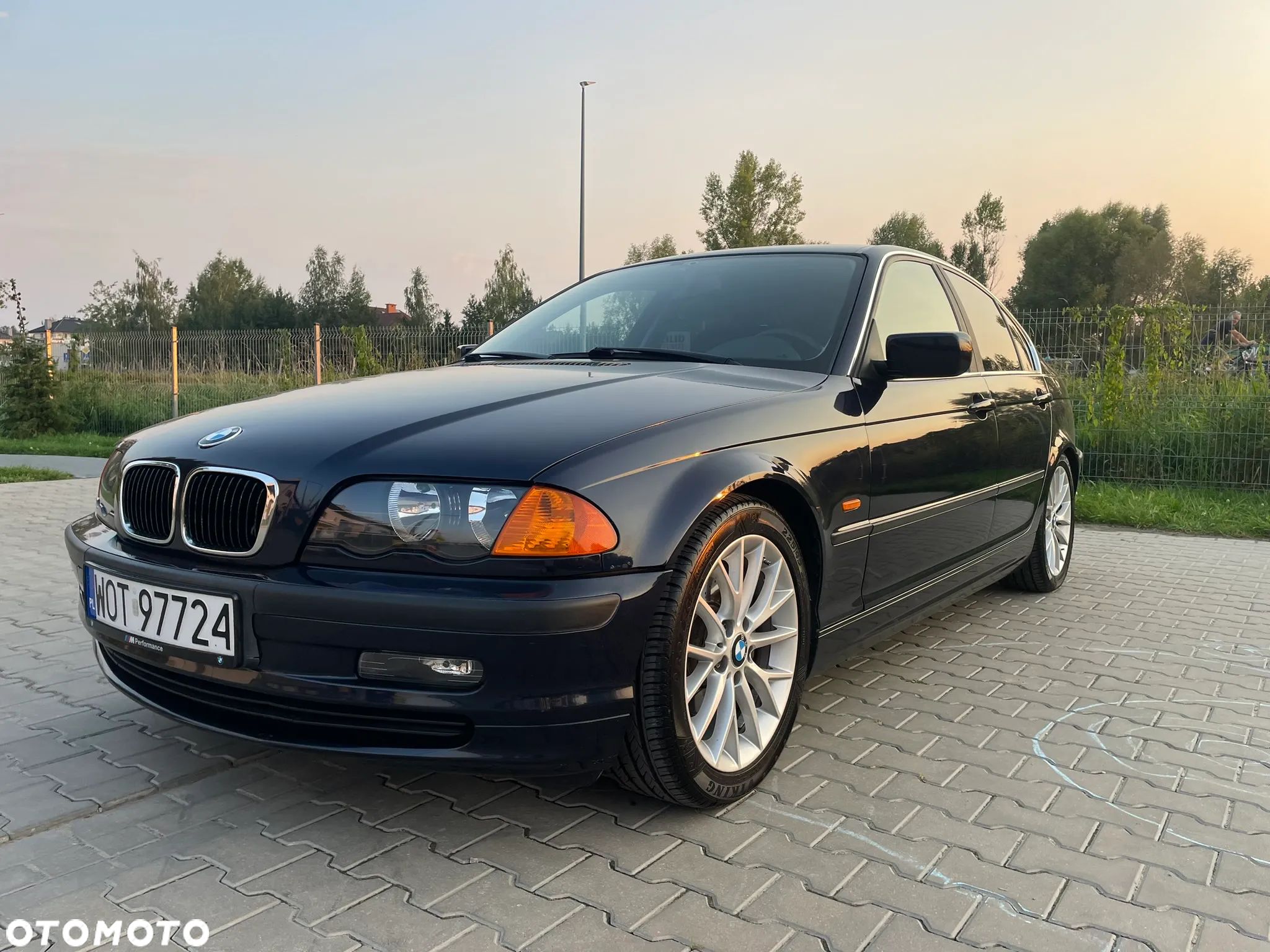 BMW Seria 3 320i - 1