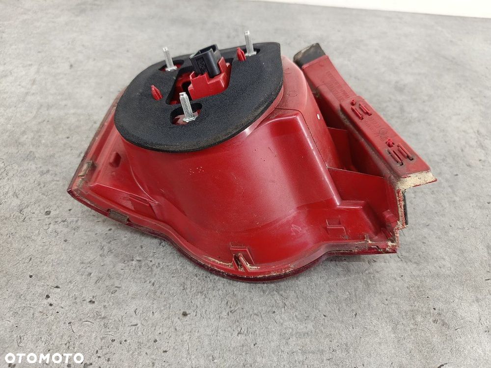 LAMPA TYLNA PRAWA VW PASSAT B6 3C5945096C SEDAN - 6