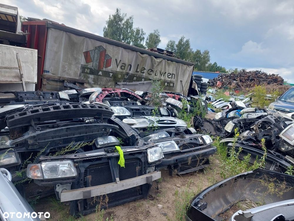 KOMPLETNY PRZÓD MASKA ZDERZAK BŁOTNIKI LAMPY PAS AUDI A3 8L LY7M - 18