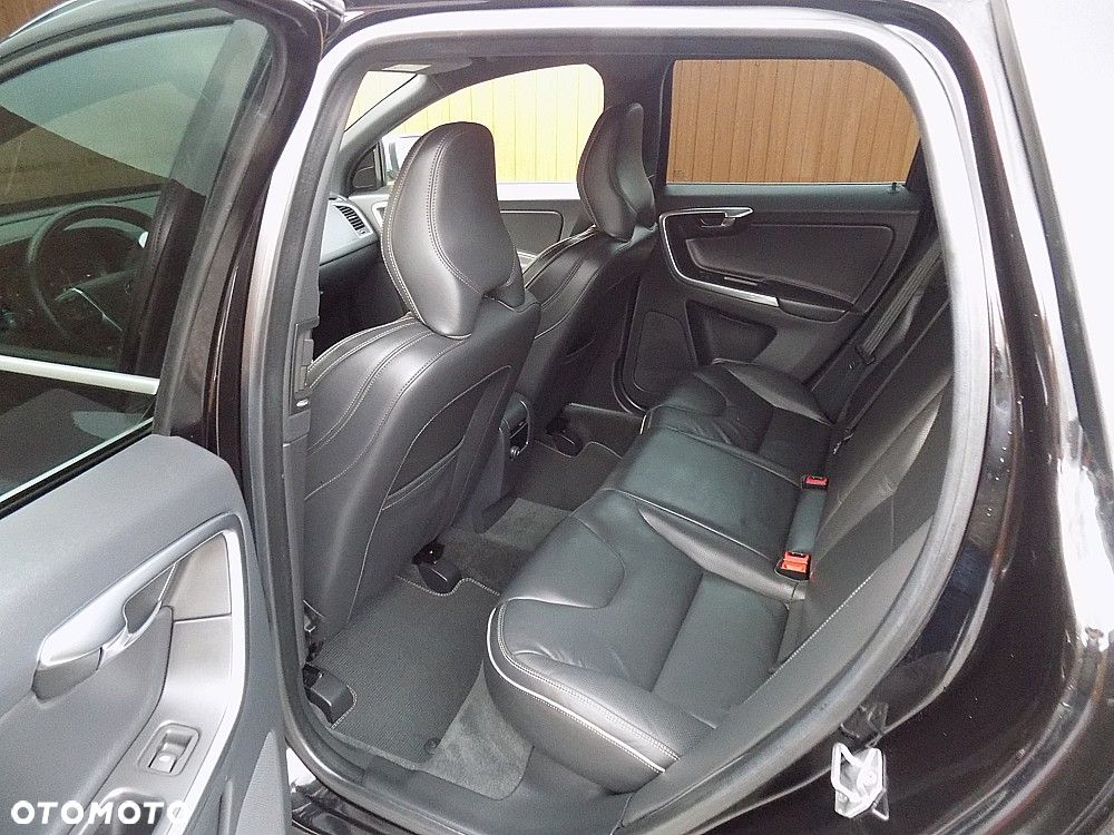 Volvo XC 60 D4 Drive-E R-Design Momentum - 6