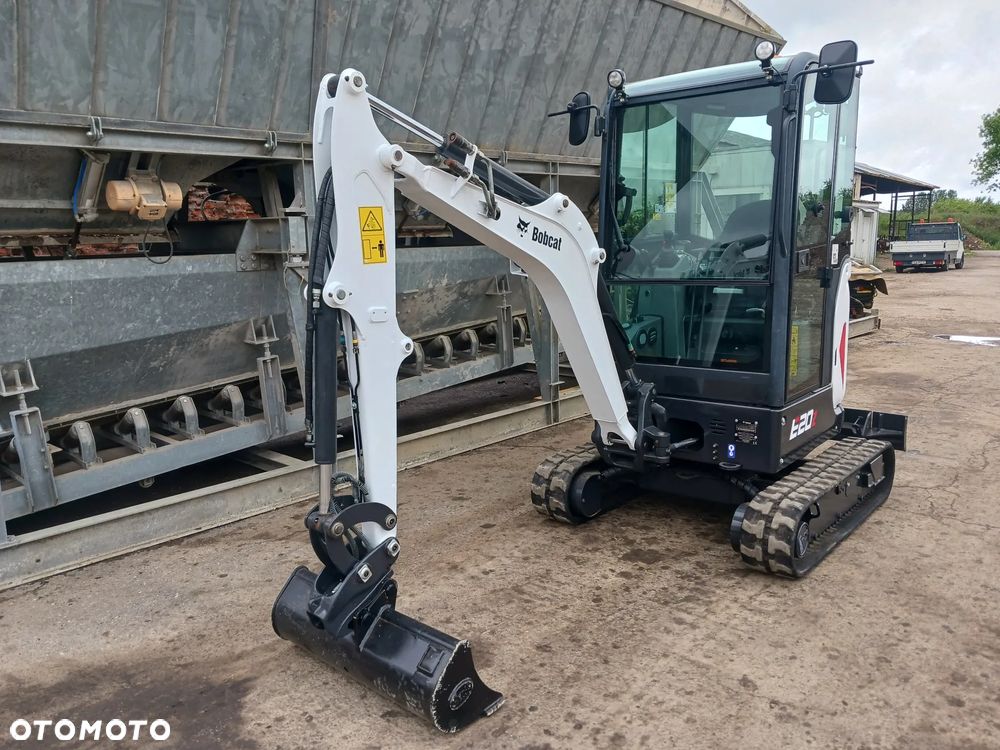 Bobcat E20Z - 11