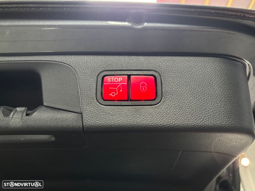 Mercedes-Benz GLC 300 e 4Matic 9G-TRONIC AMG Line - 27