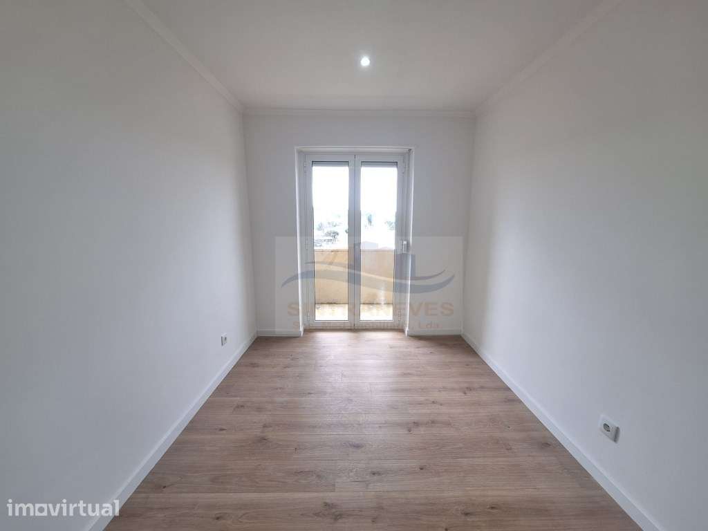 Magnífico T3 totalmente remodelado com varanda- Queluz - Grande imagem: 2/25