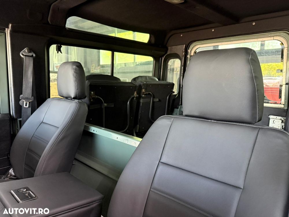 Land Rover Defender - 21
