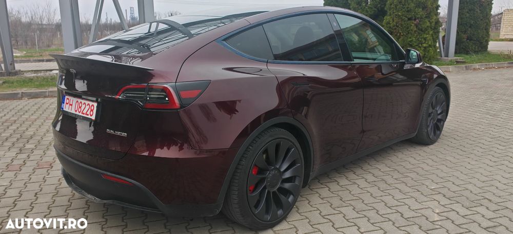 Tesla Model Y - 3