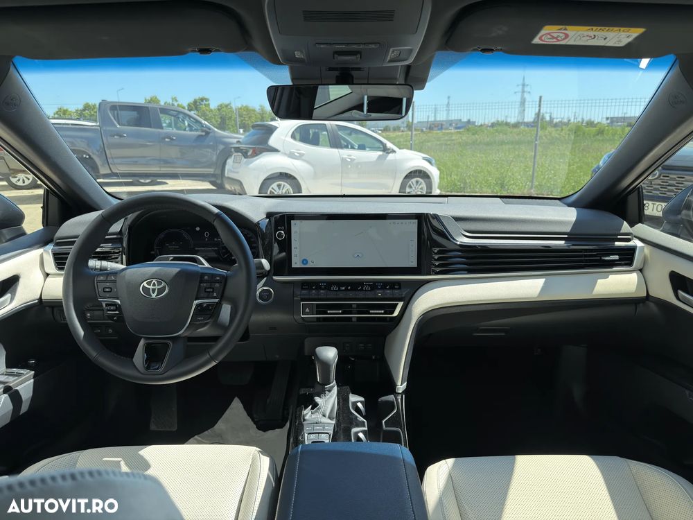 Toyota Camry 2.5 Exclusive - 4