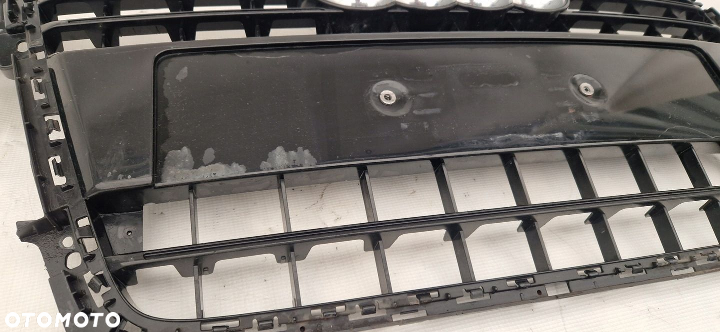 AUDI A4 B8 8K0 S-LINE ATRAPA GRILL - 3