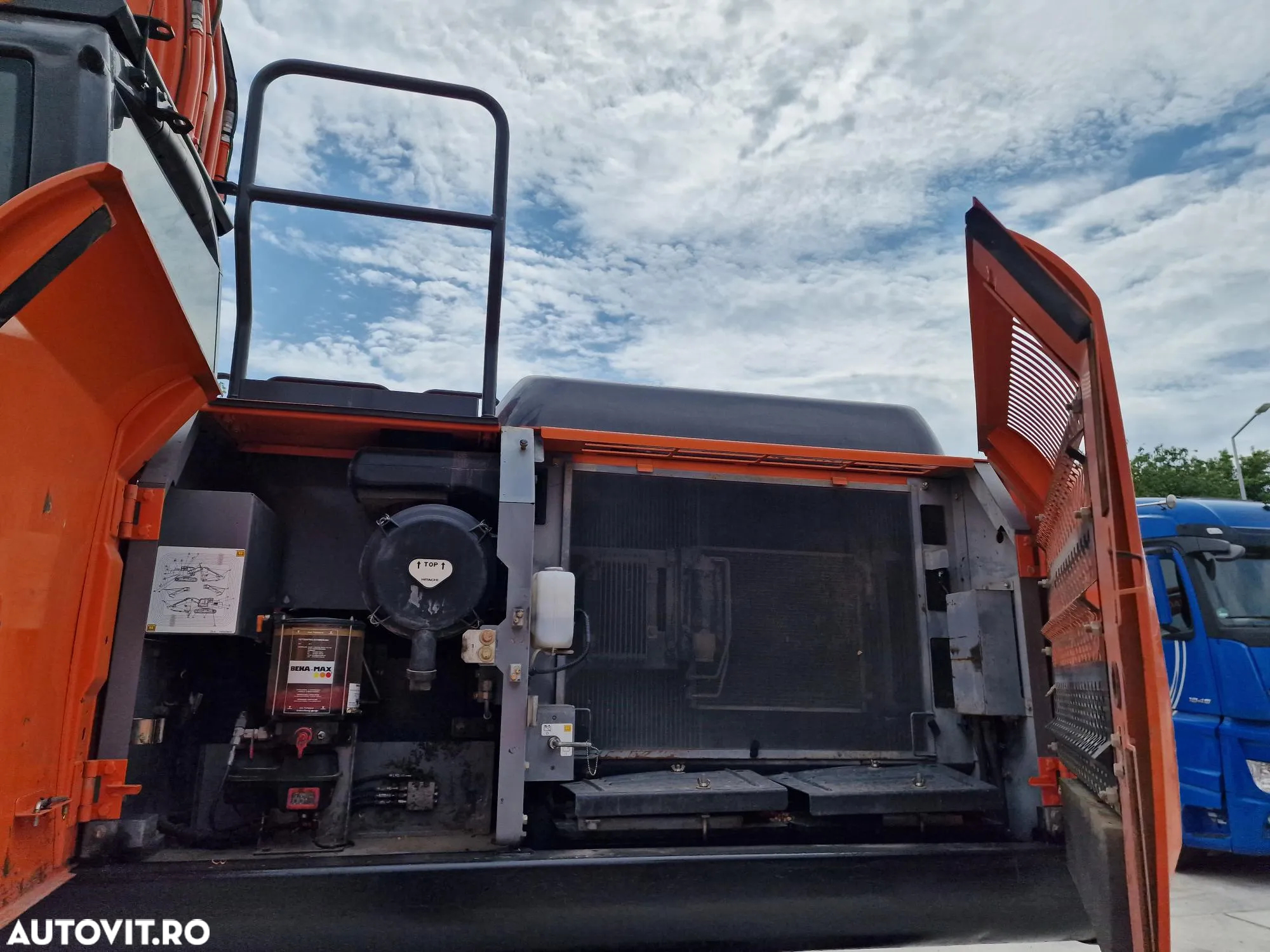 Hitachi ZX250LCN-6, 2016, 8.800h, latime 2,99m, inst picon, a doua inst hidr, gresare automata, protectie cabina, posibilitate leasing, PROMOTIE 77900 EUR+Tva - 15