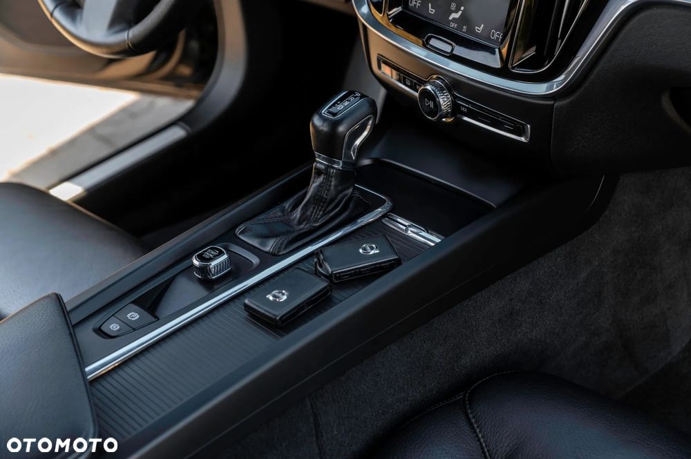Volvo V60 D3 Geartronic Momentum - 25