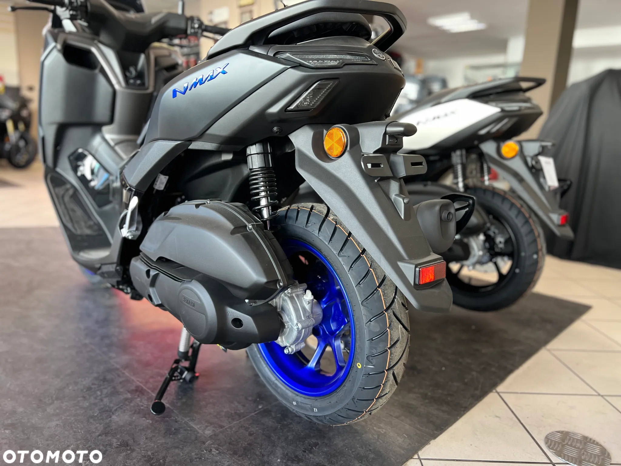 Yamaha NMAX - 16