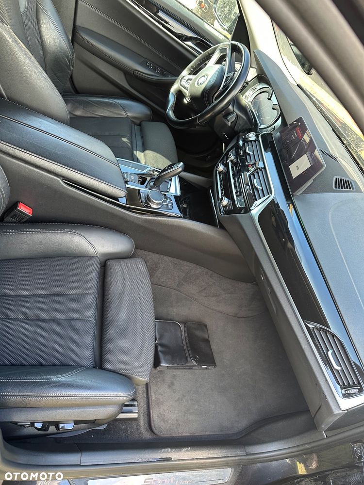 BMW Seria 5 520d Sport Line - 25