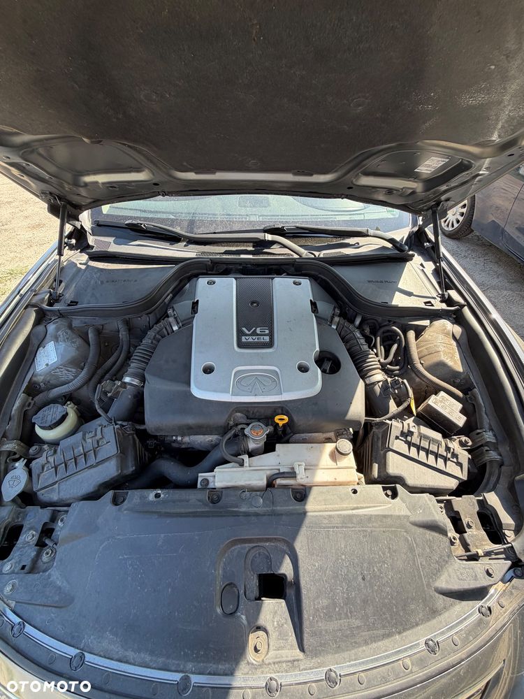 Infiniti G G37 - 12