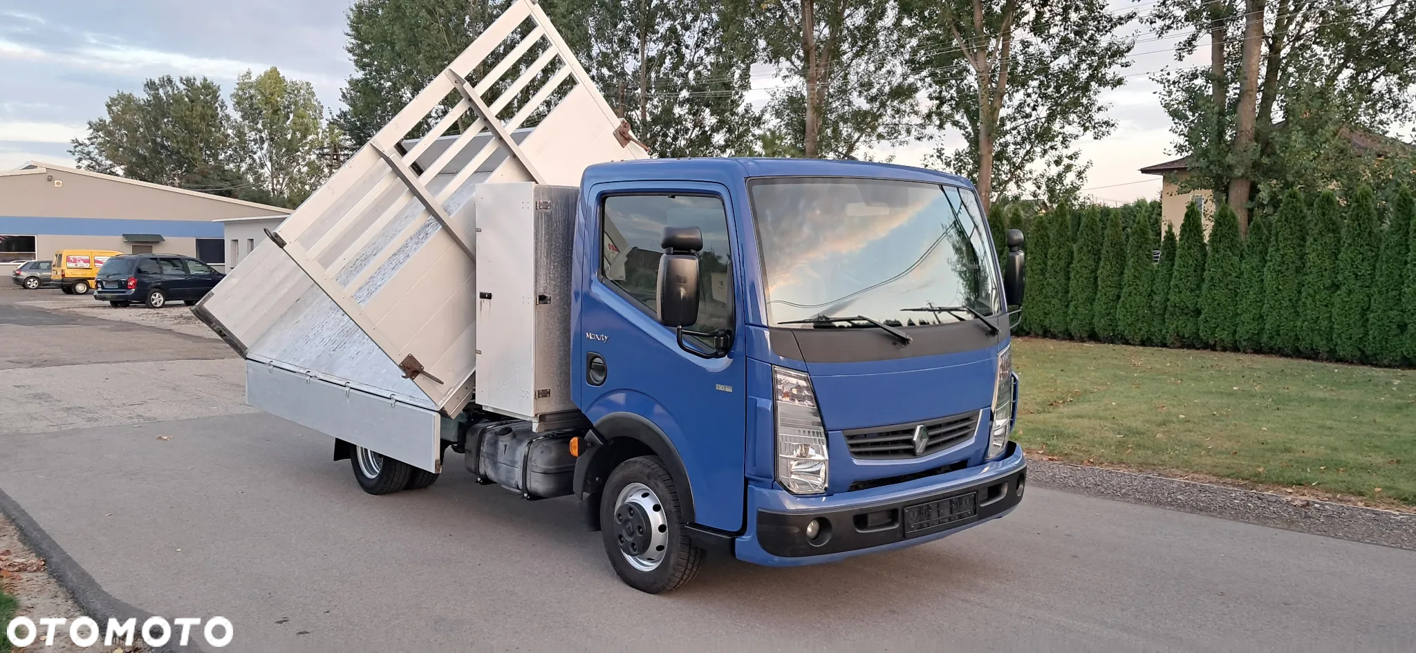 Renault Maxity 130.35 - 8