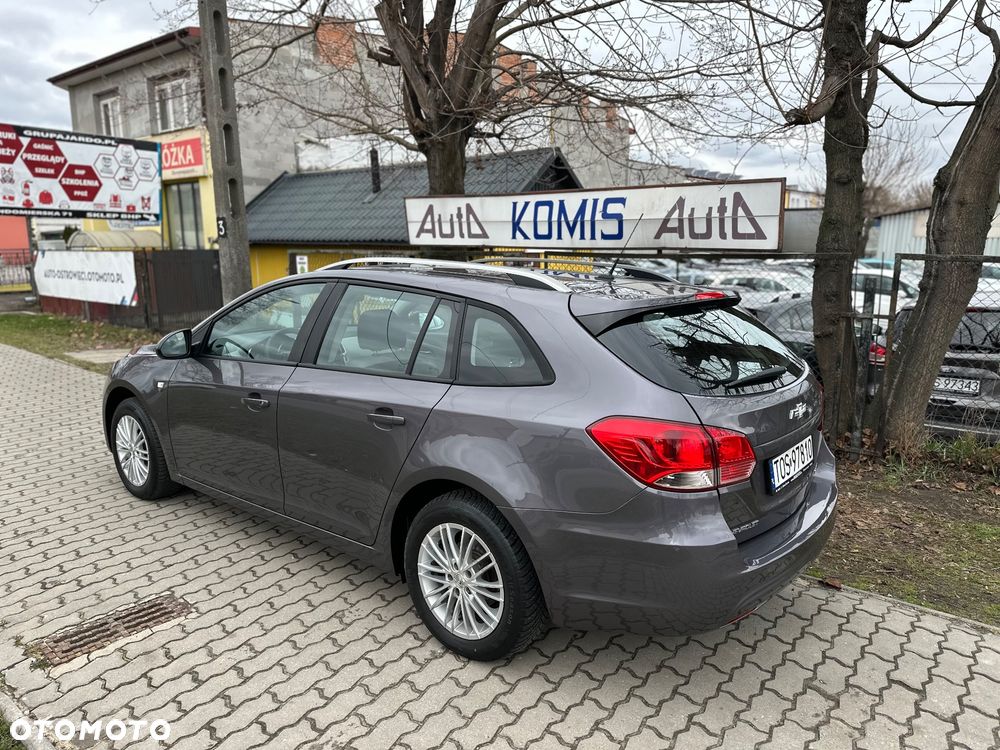 Chevrolet Cruze 1.6 LT - 8