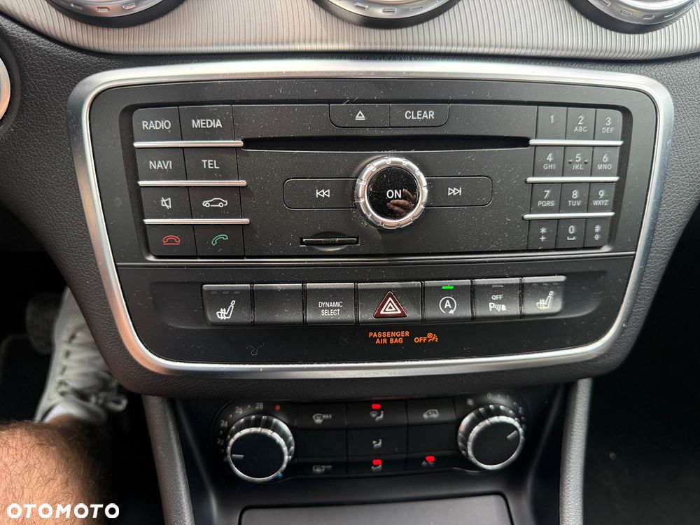Mercedes-Benz GLA 200 7G-DCT Activity Edition - 29