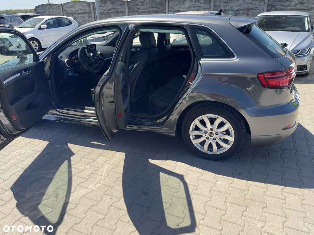 Audi A3 Sportback 30 TDI design - 5