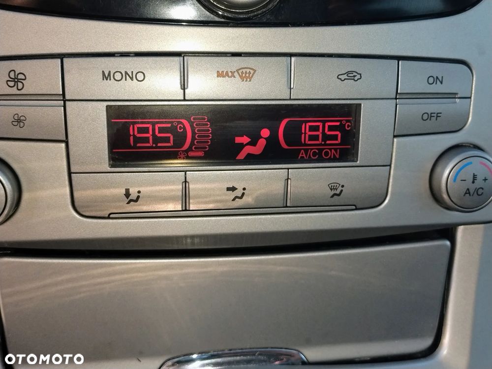 Ford S-Max 2.0 TDCi Ambiente - 28