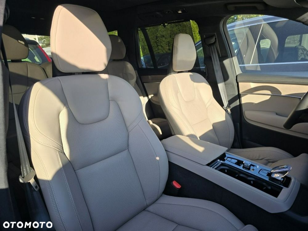 Volvo XC 90 T8 AWD Plug-In Hybrid Ultra Dark 7os - 17