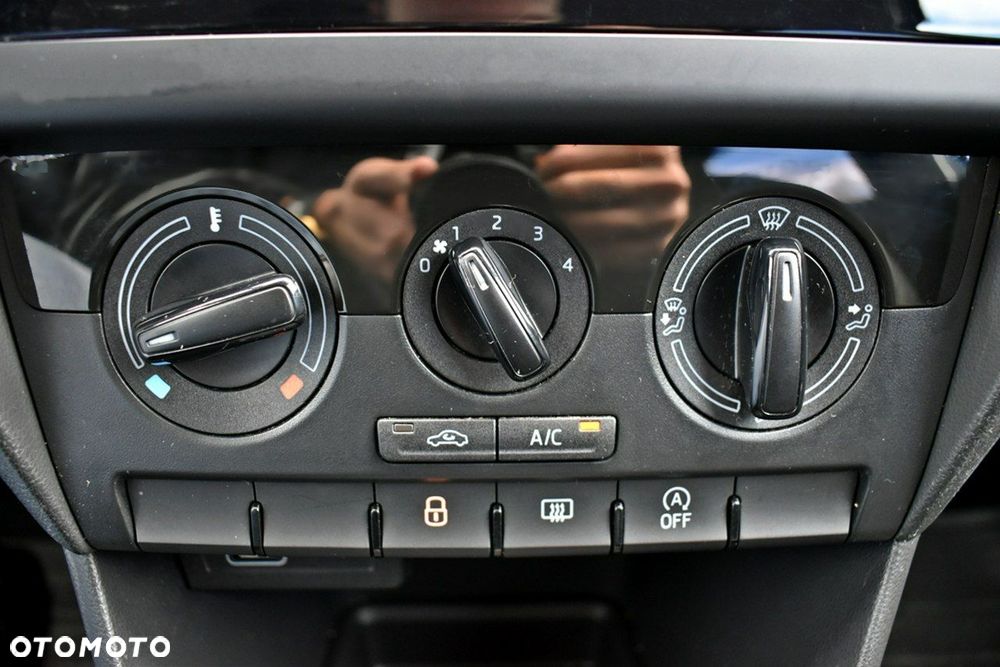 Skoda RAPID 1.0 TSI Ambition - 20